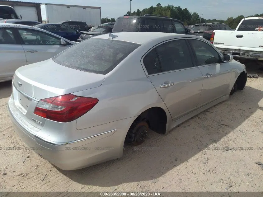 2012 HYUNDAI GENESIS 3.8