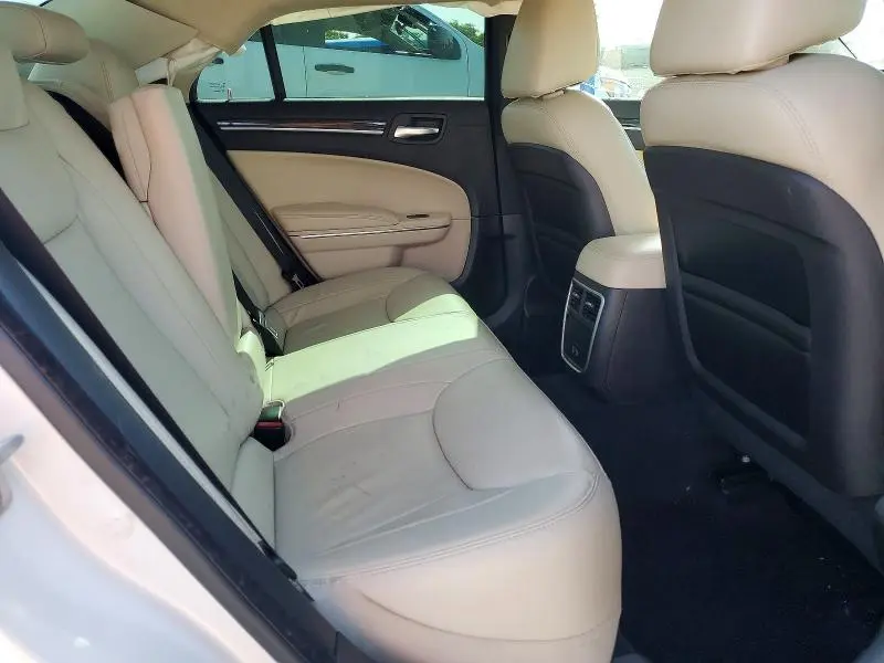 2015 CHRYSLER 300 LIMITED  
