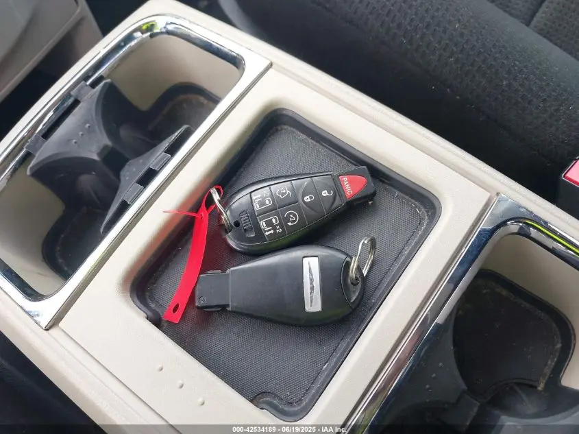 2011 CHRYSLER TOWN & COUNTRY TOURING