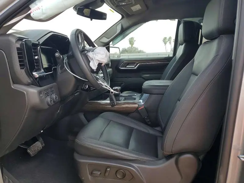 2023 CHEVROLET SILVERADO K1500 LT  