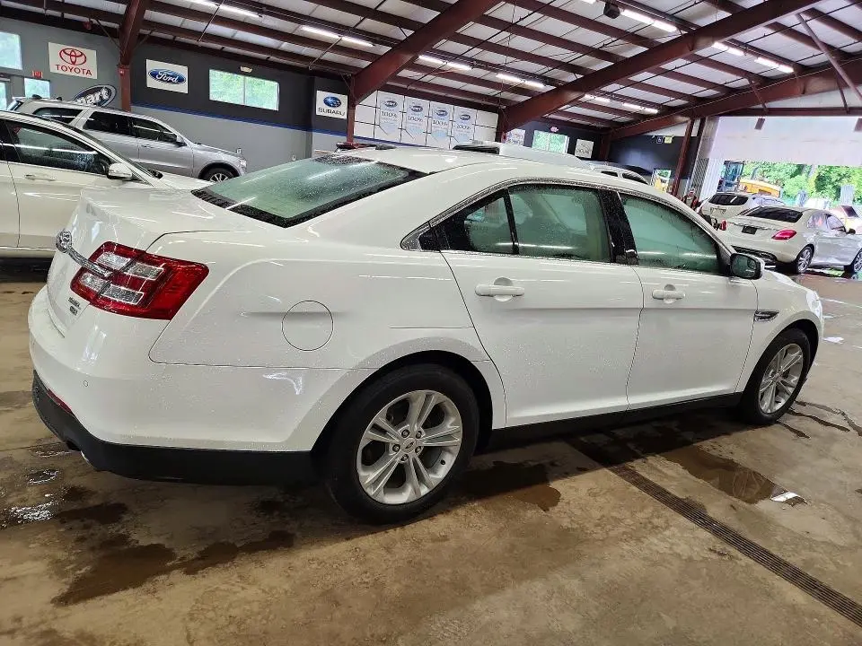 2015 FORD TAURUS SEL  