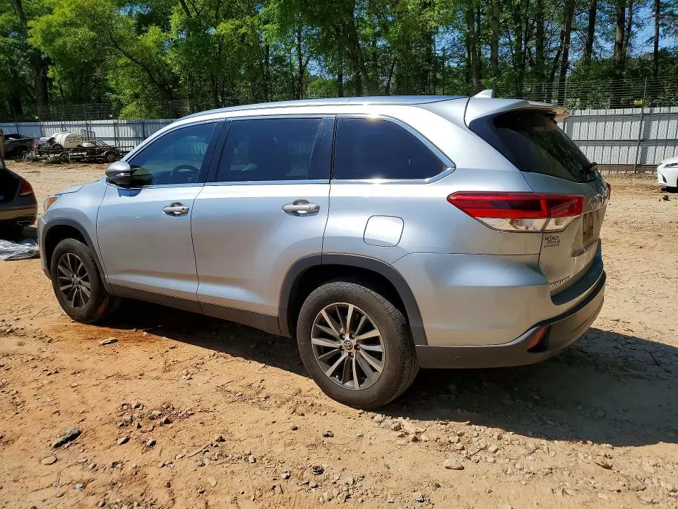 2019 TOYOTA HIGHLANDER XLE  