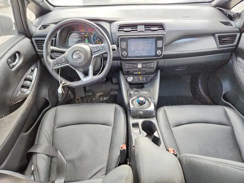 2020 NISSAN LEAF SV  