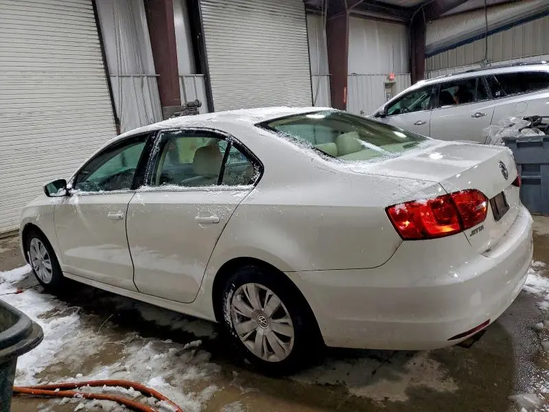 2013 VOLKSWAGEN JETTA SE  