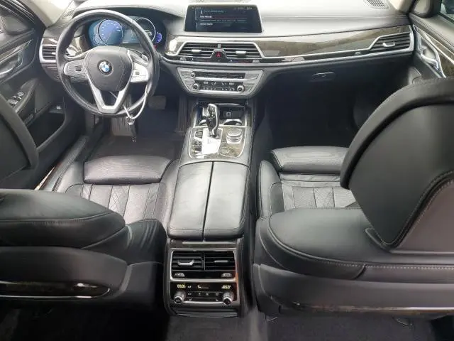 2016 BMW 750 XI