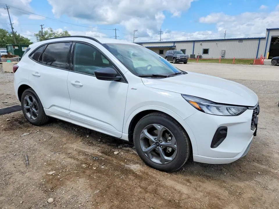 2023 FORD ESCAPE ST LINE  