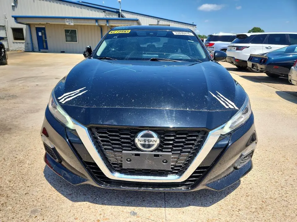 2021 NISSAN ALTIMA SV  