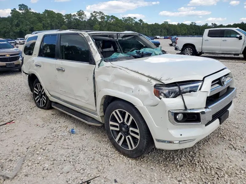 2020 TOYOTA 4RUNNER SR5  