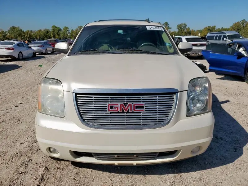 2011 GMC YUKON   