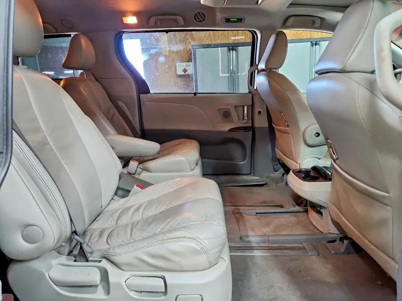 2011 TOYOTA SIENNA XLE 7-PASSENGER  