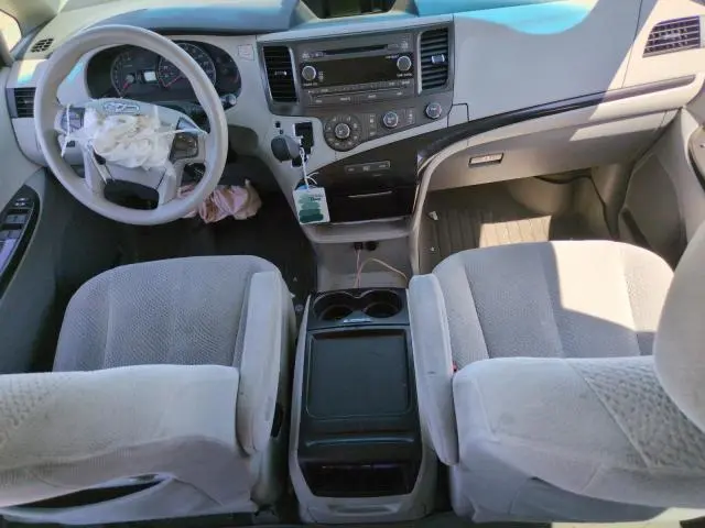 2011 TOYOTA SIENNA LE  