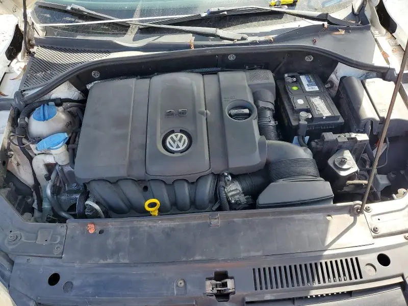 2012 VOLKSWAGEN PASSAT SE  