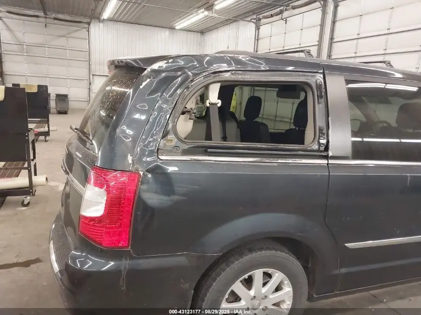 2014 CHRYSLER TOWN & COUNTRY TOURING