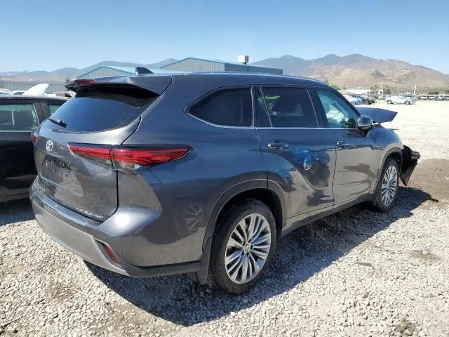 2022 TOYOTA HIGHLANDER PLATINUM  