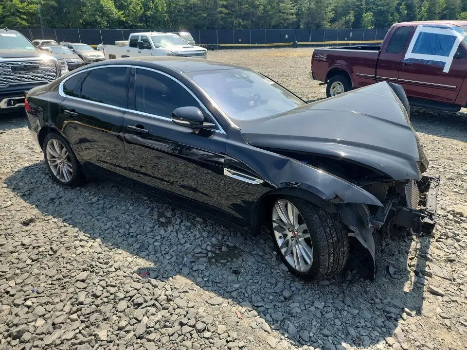 2017 JAGUAR XF PRESTIGE  