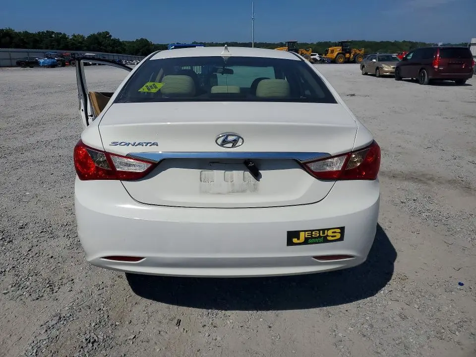 2011 HYUNDAI SONATA GLS  