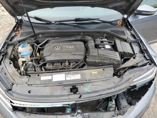 2016 VOLKSWAGEN PASSAT SE  