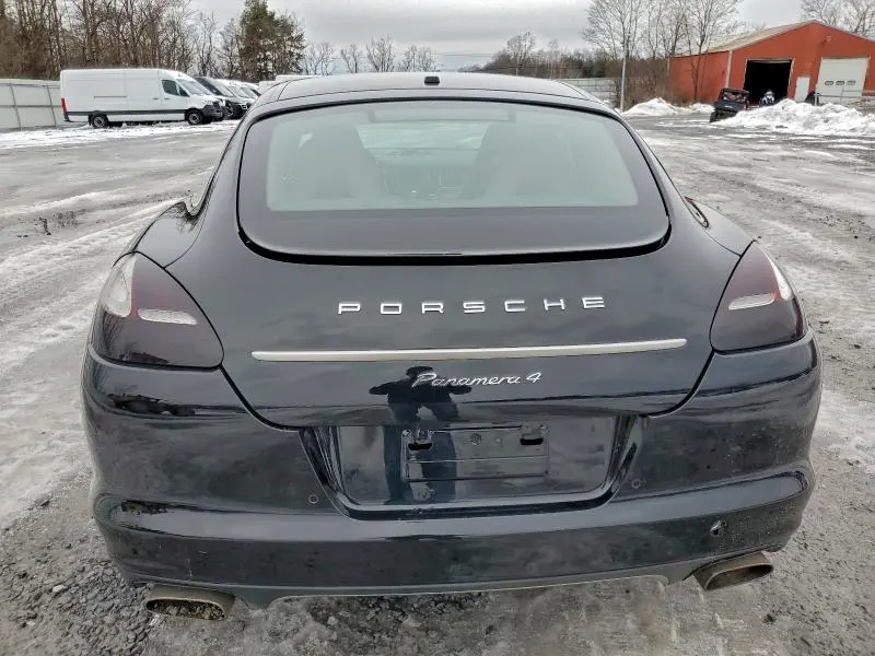 2013 PORSCHE PANAMERA 2  