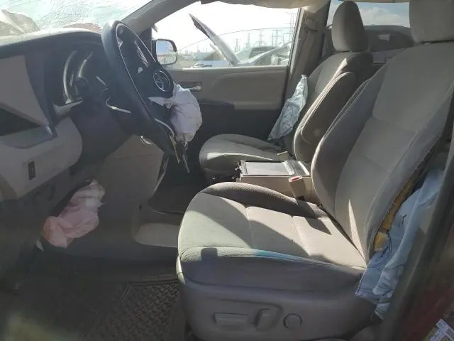 2015 TOYOTA SIENNA LE  