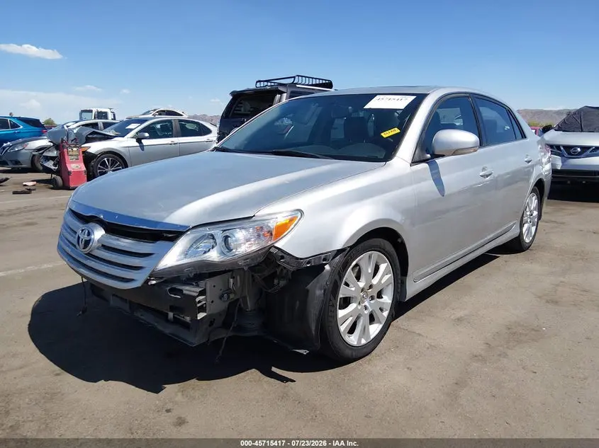 2012 TOYOTA AVALON  