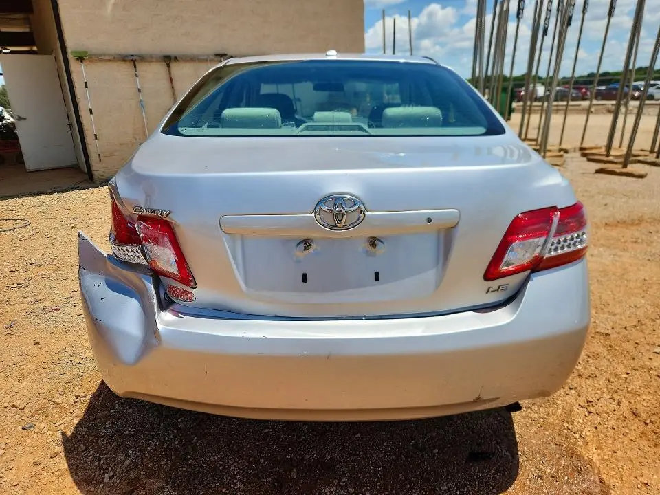 2011 TOYOTA CAMRY LE  