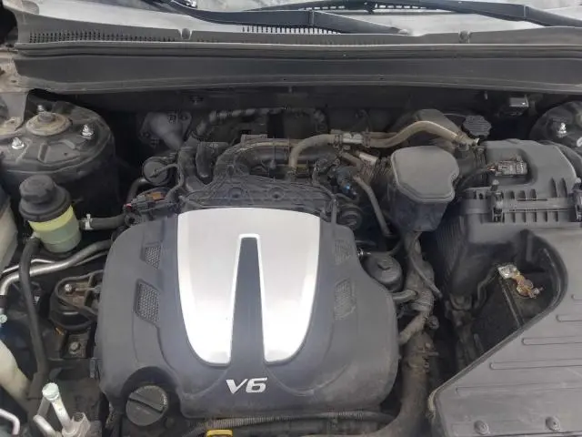 2011 HYUNDAI SANTA FE SE  