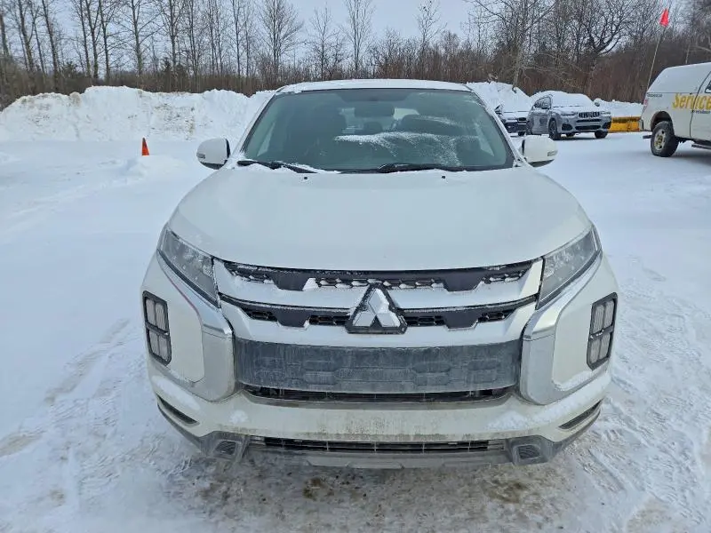 2021 MITSUBISHI RVR SE  