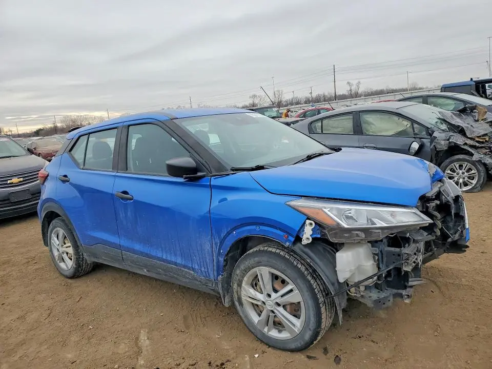 2022 NISSAN KICKS S  