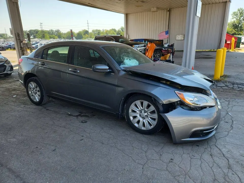 2013 CHRYSLER 200 LX  