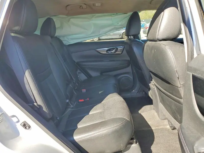 2016 NISSAN ROGUE SL  