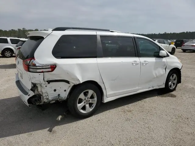 2020 TOYOTA SIENNA LE