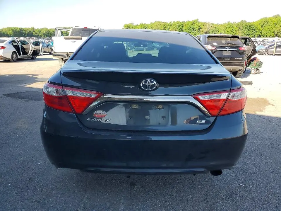 2017 TOYOTA CAMRY SE  