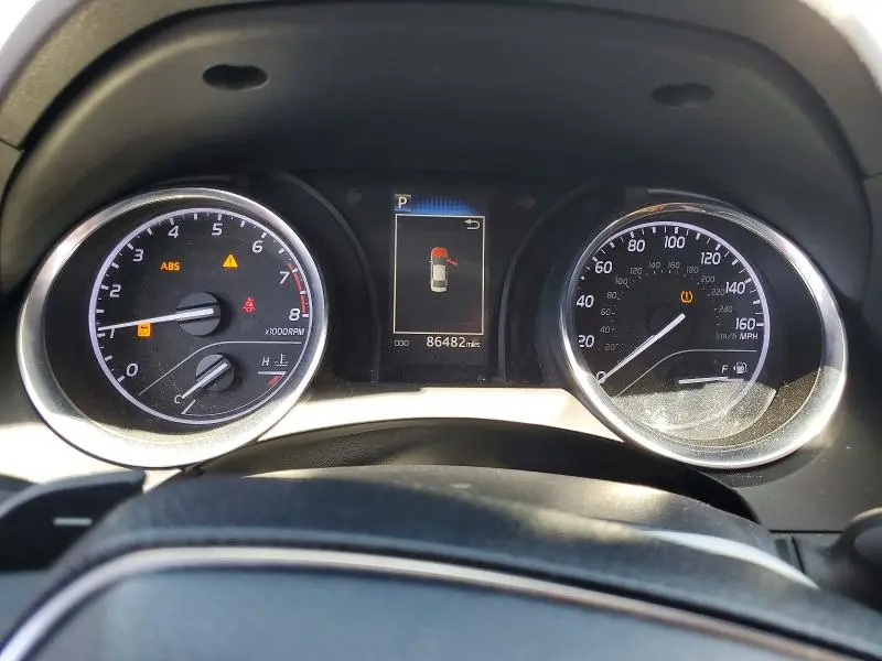 2020 TOYOTA CAMRY SE  