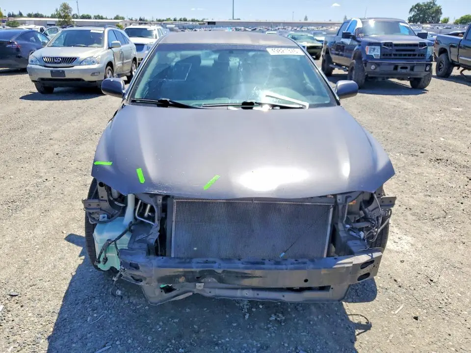 2011 TOYOTA CAMRY LE  