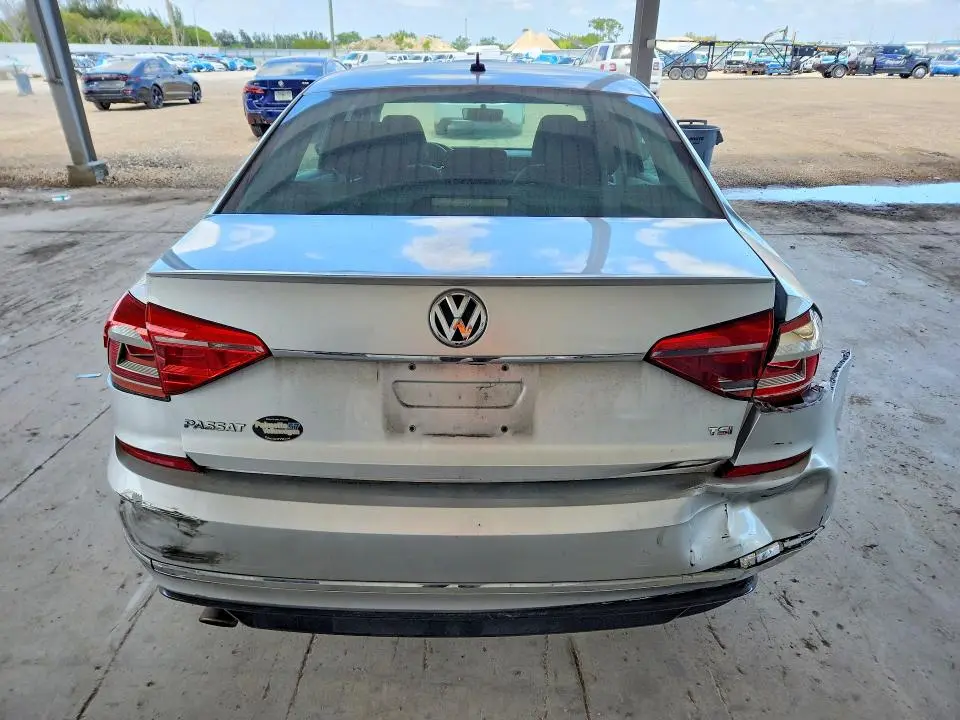 2016 VOLKSWAGEN PASSAT S  