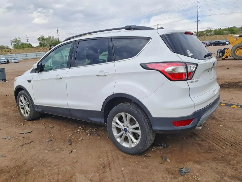 2017 FORD ESCAPE SE  