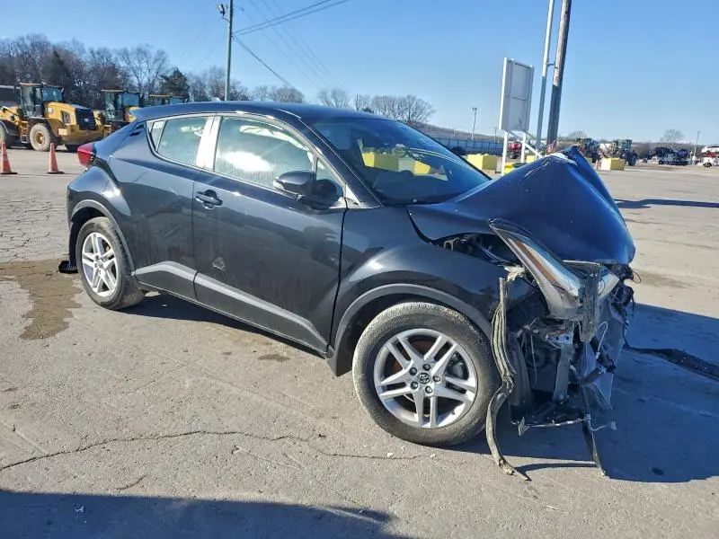 2021 TOYOTA C-HR XLE  