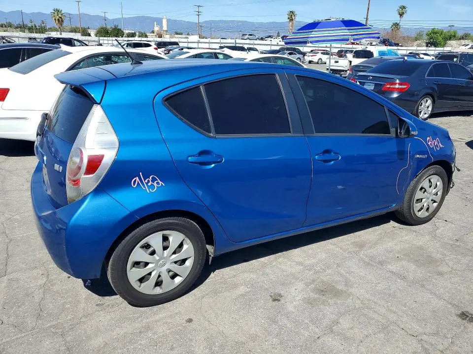 2013 TOYOTA PRIUS C TWO  