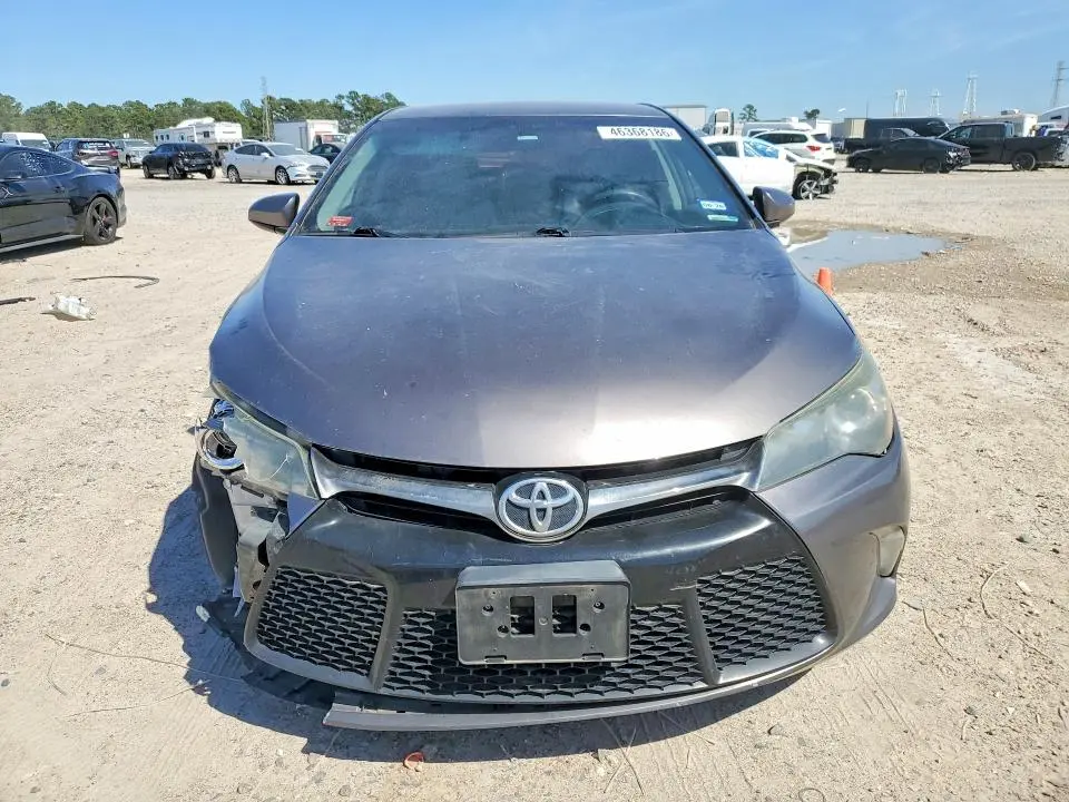 2015 TOYOTA CAMRY SE  