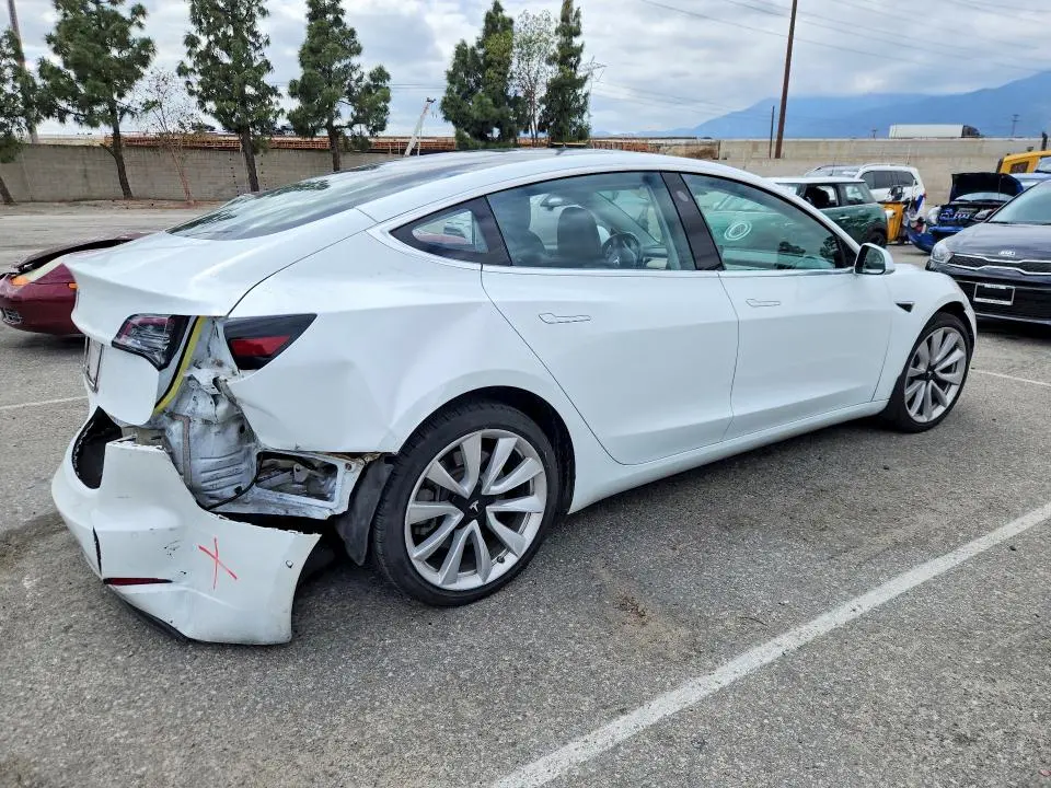 2018 TESLA MODEL 3   