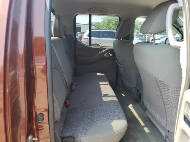 2016 NISSAN FRONTIER SV  