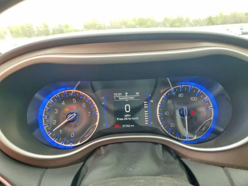 2022 CHRYSLER VOYAGER LX  