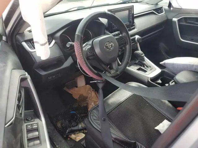 2020 TOYOTA RAV4 LE  