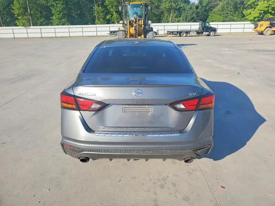 2021 NISSAN ALTIMA SV  