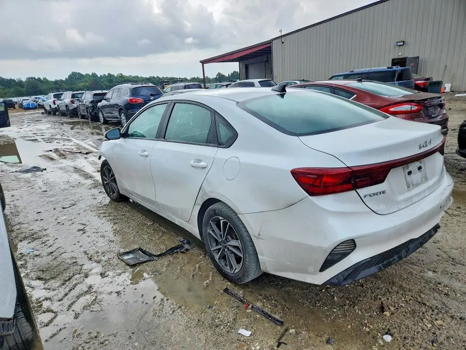 2022 KIA FORTE LXS  