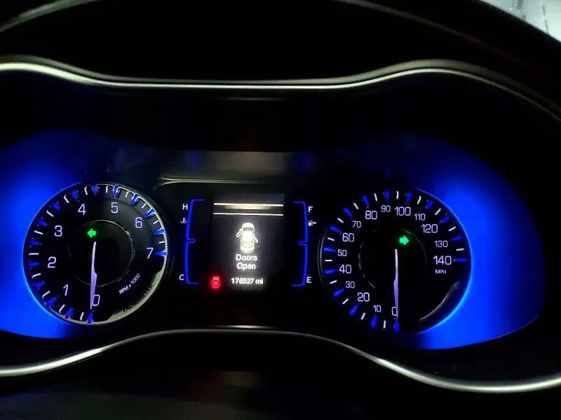 2015 CHRYSLER 200 LX  