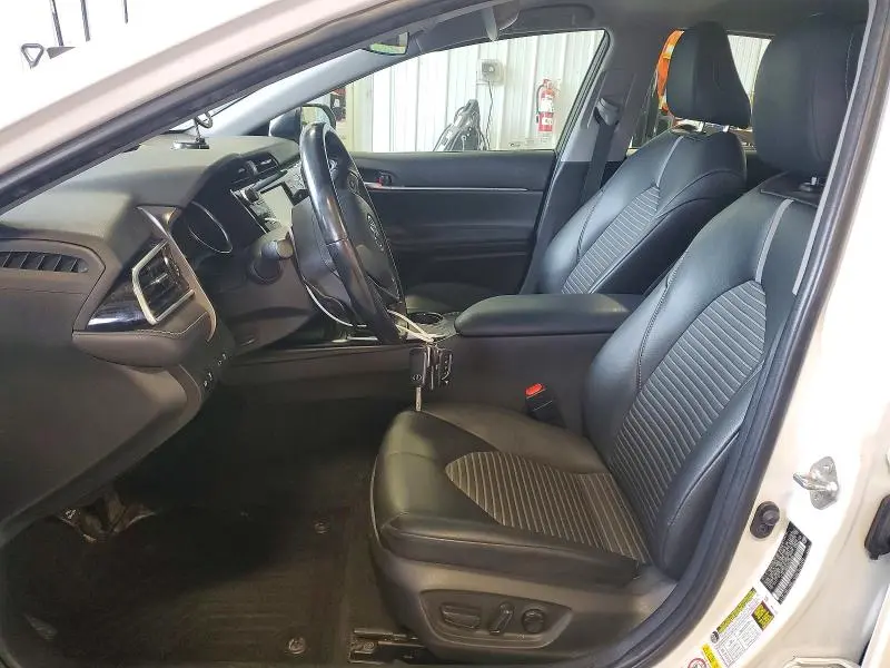 2018 TOYOTA CAMRY SE  