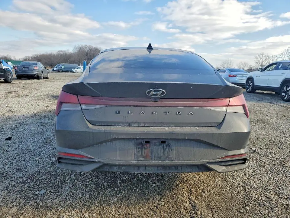 2021 HYUNDAI ELANTRA SEL  