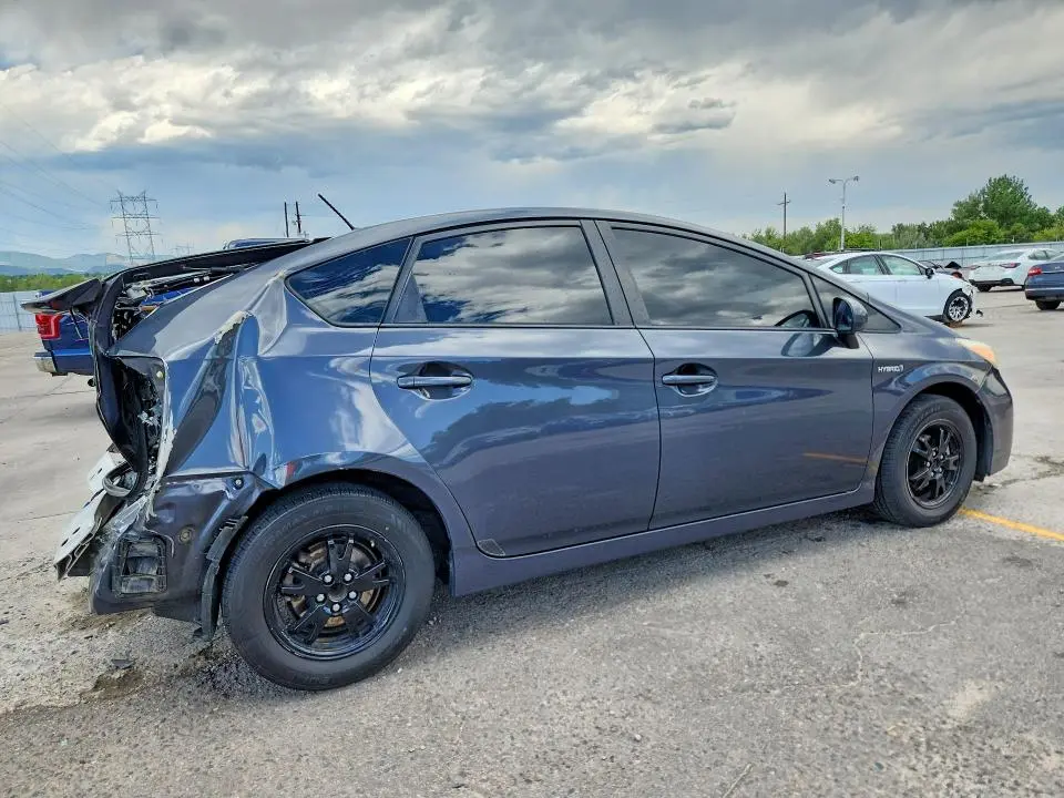 2013 TOYOTA PRIUS TWO  