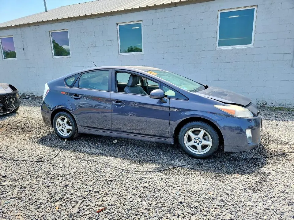 2011 TOYOTA PRIUS TWO  